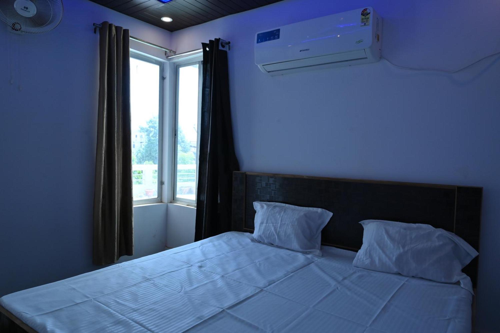 Privyrooms Gorakhpur Esterno foto