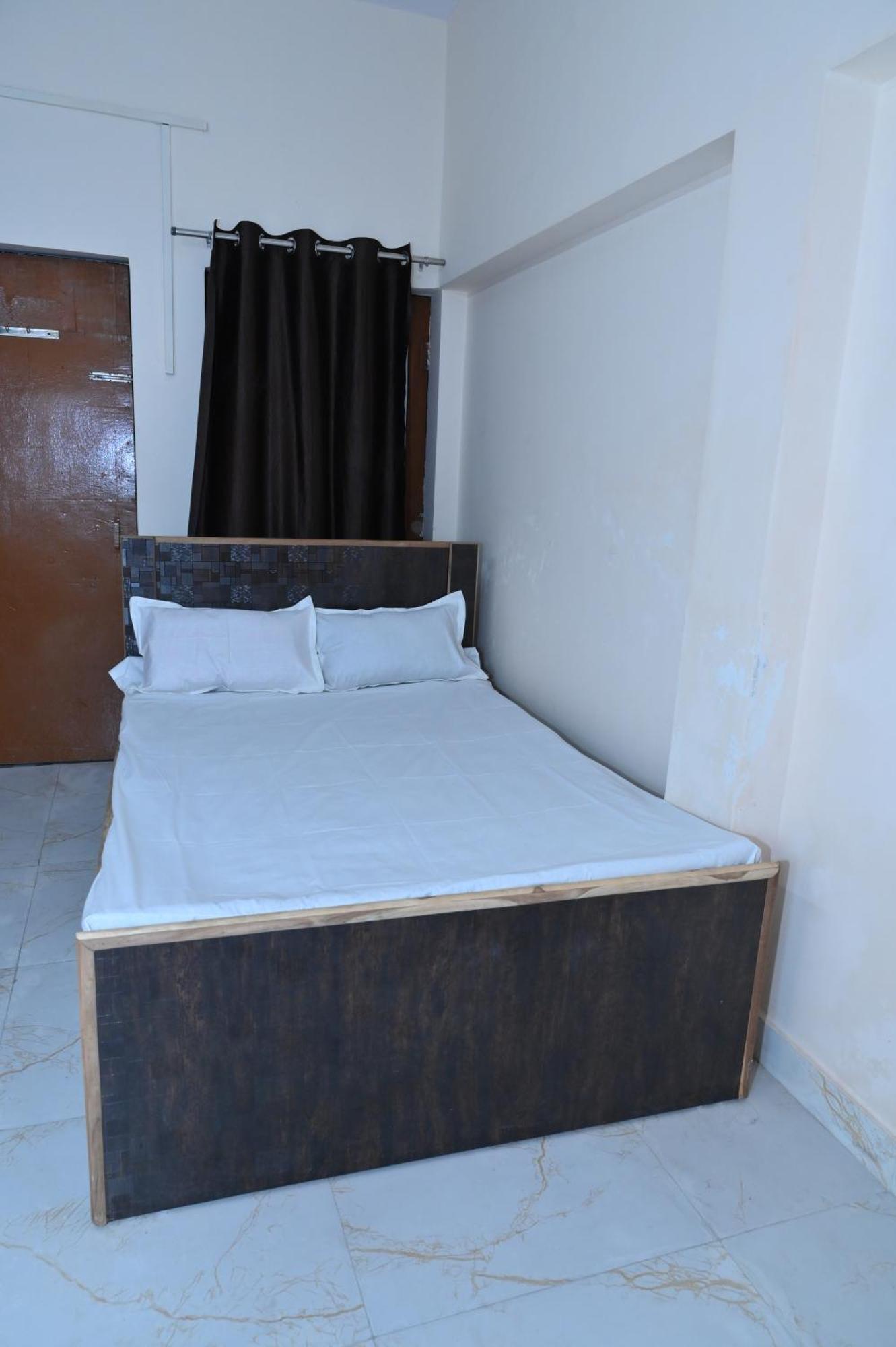 Privyrooms Gorakhpur Esterno foto